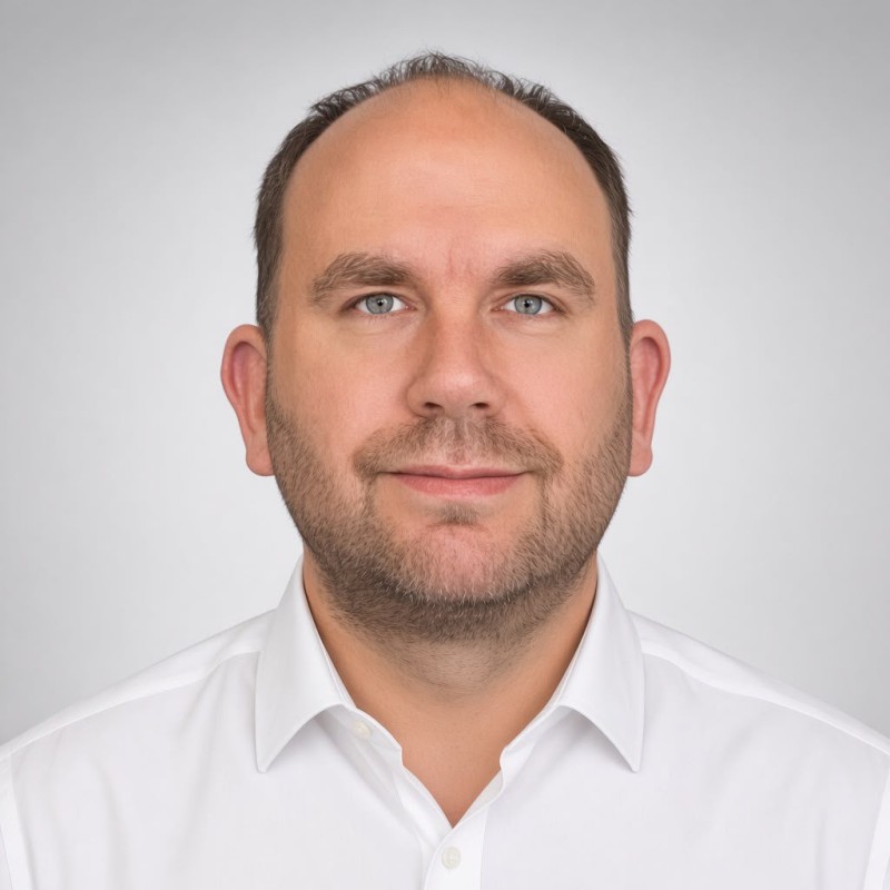 media/image/Simon_Bild_3.jpg